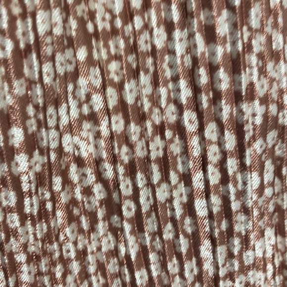 Shirley - Picture 3 of 3